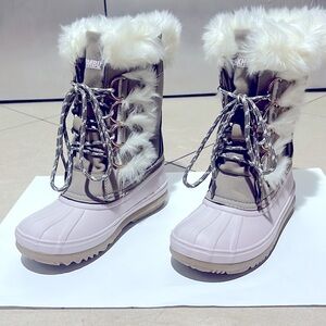 KHOMBU ANDALYN Beige and Pink Winter/Snow Boots, Kids Size 13M, Girls Boots